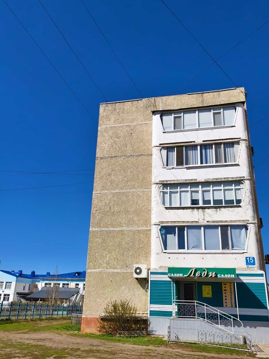 Продам 3-х комнатную квартиру 6мкр 15 д