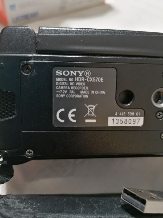 Видеокамера  SONY , СОНИ с батерия и чантичка.