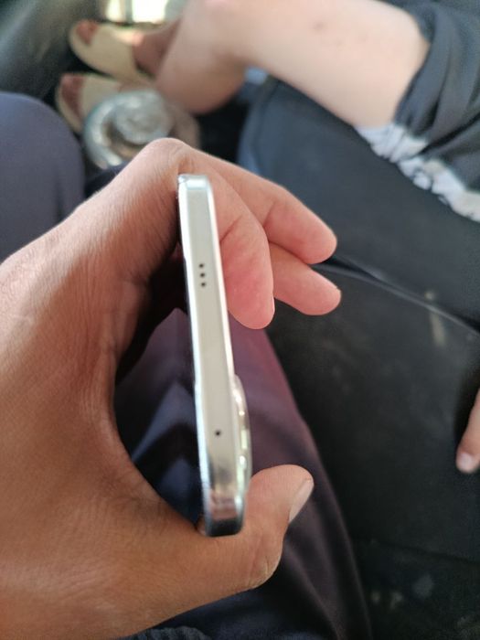 Huawei nova 12s.