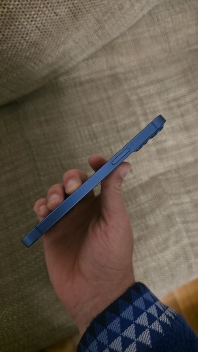 Продавам IPhone 13 128gb