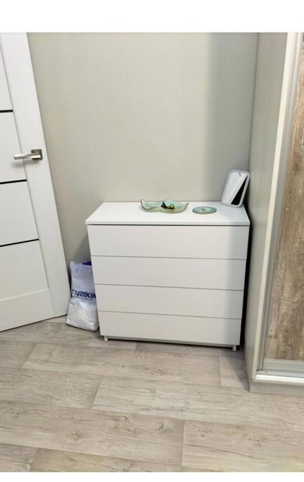 Шкафчик с полками