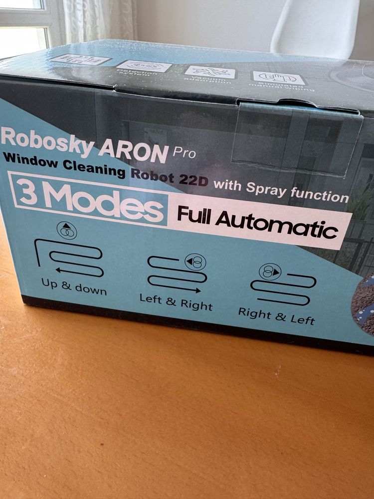 Робот за чистене на прозорци Robosky aron pro with spray