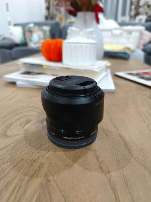Sony 35mm F1.8 OSS Obiectiv Sony E Mirrorless