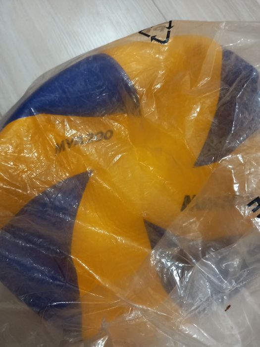 Мяч Mikasa MVA200 оригинал