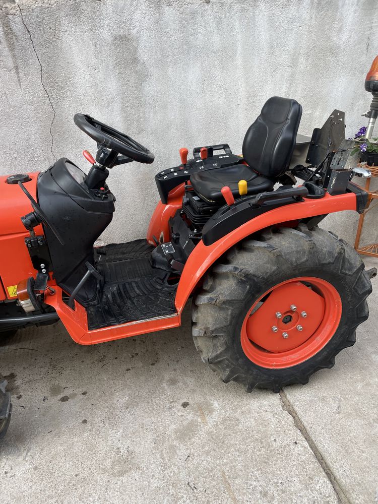 Трактор Kubota B 2420