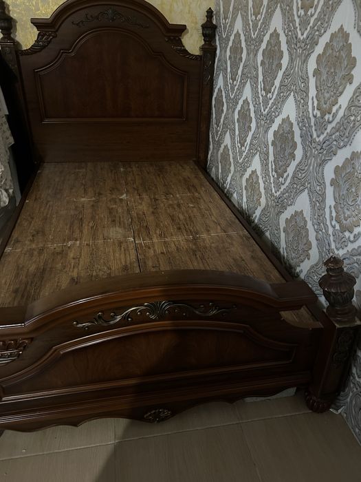 Деревянная кровать полуторка