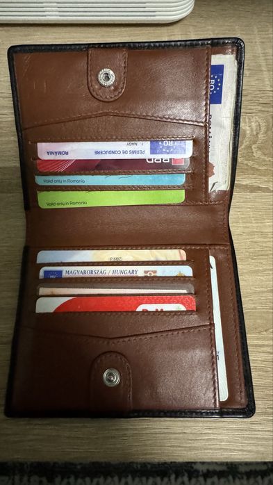 Vând portofel Richhoff