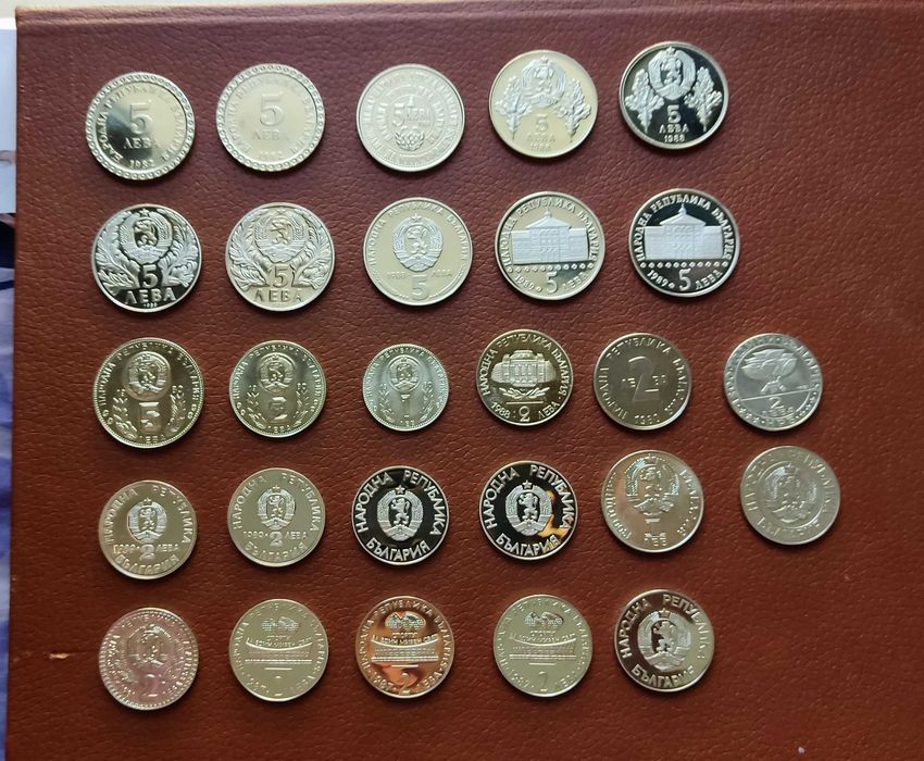 UNC лот от 27бр юбилейни монети  5лв 2лв 1лв 1982г 1988г 1989г