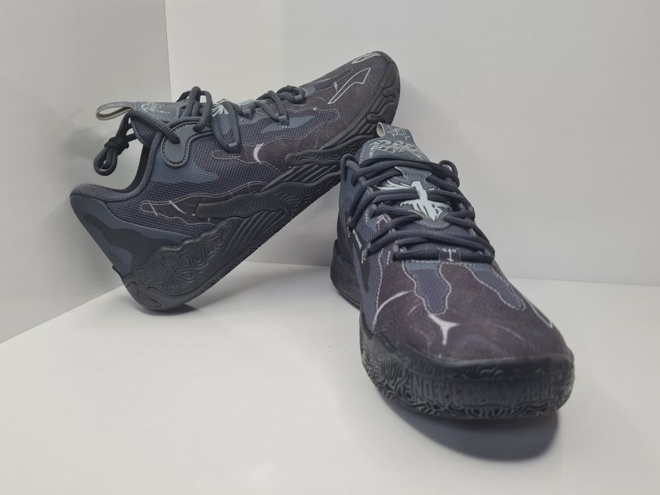 Кецове Puma MB 3.0

Чисто нови с кутия.

Размер 43 стелка 28 см.
Разме