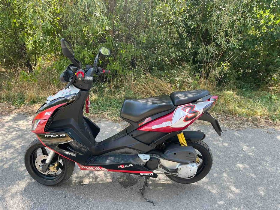 Продавам скутер Aprilia sr50 factory 2011 г.