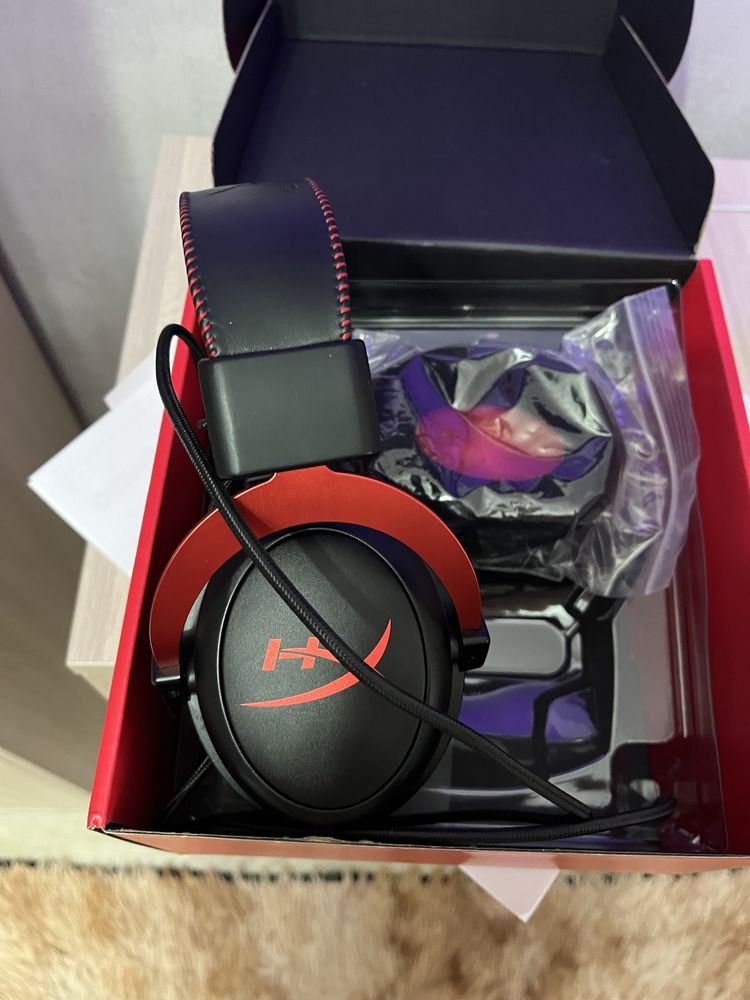 Продам дёшево Игровые Наушники HyperX Cloud II