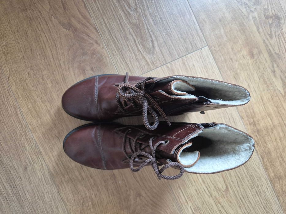 Кафяви кожени боти