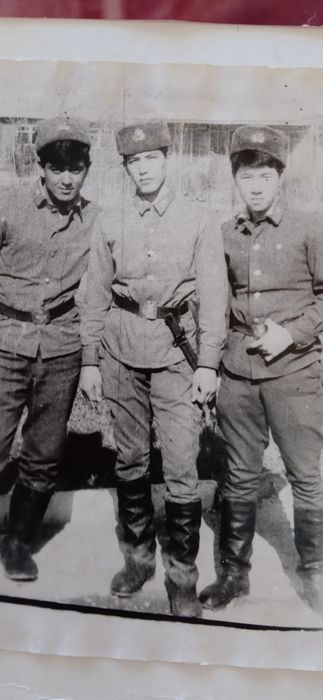 Художник Баходир