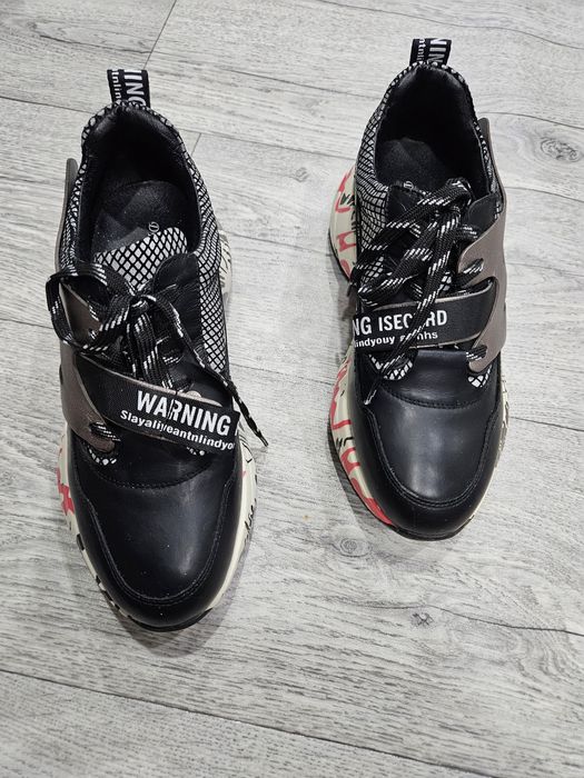 Продам кроссовки, новые