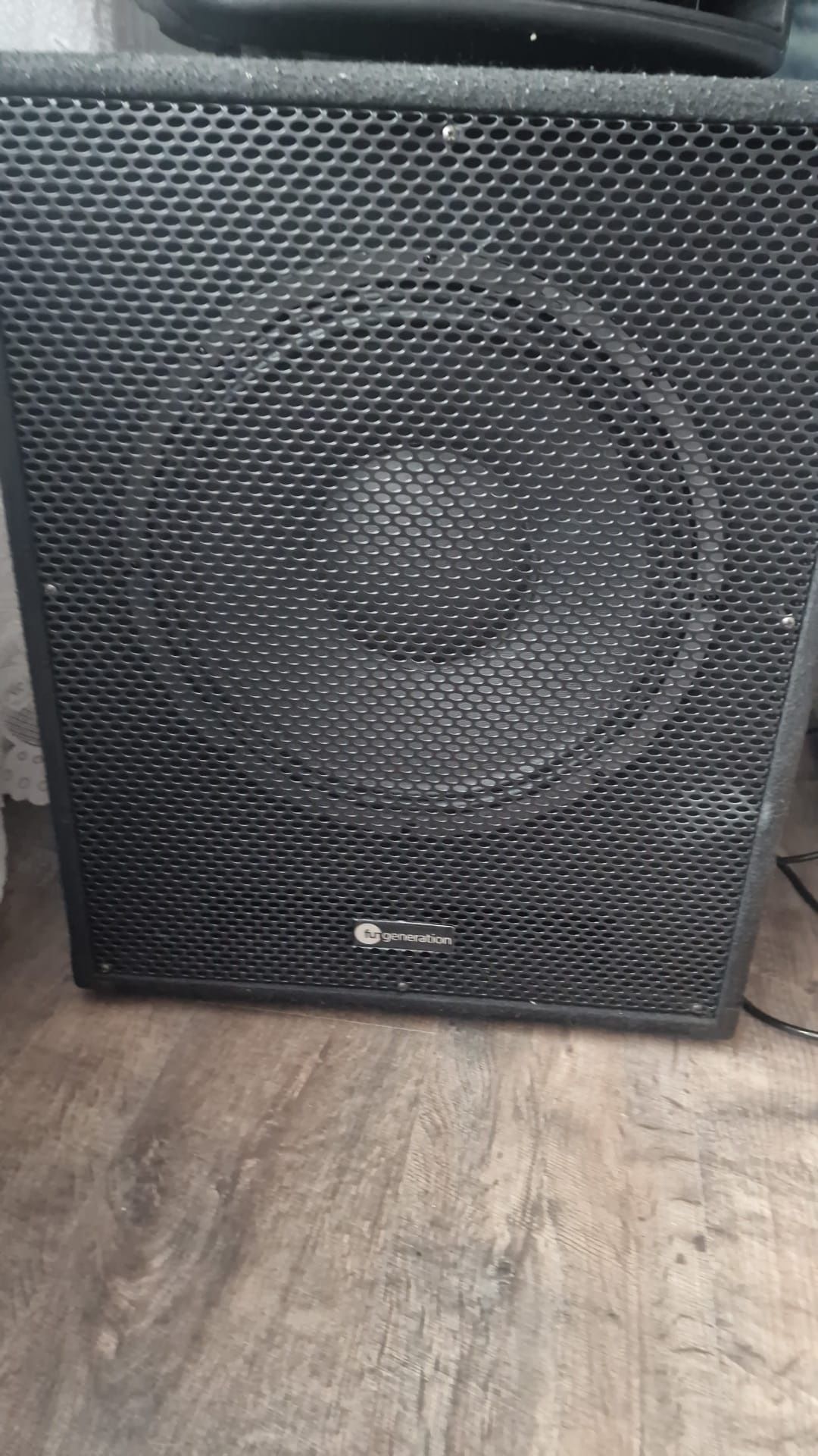 subwoofer folosit doar de câteva ori