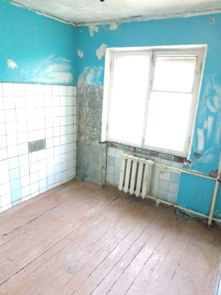 Продам 3 х комн квар. 2-52-4 этаж.