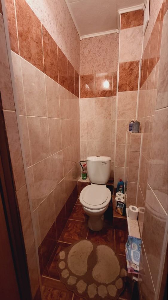 Продам 2 х комнатную в центре