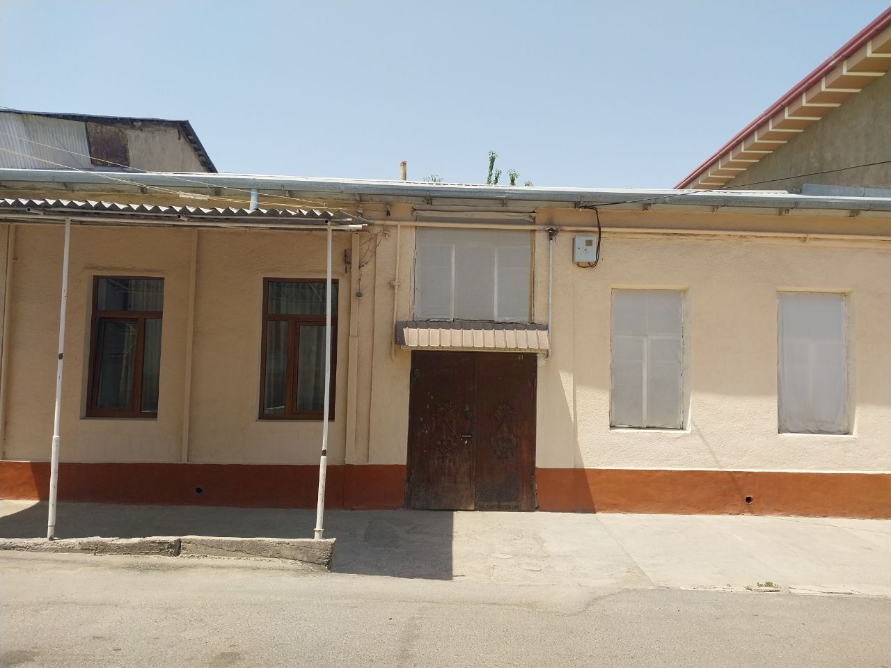 Uchastka sotiladi