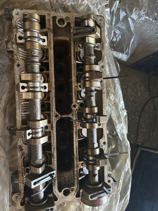 Глава с разпределителен вал за ford fusion 1.6 100кс