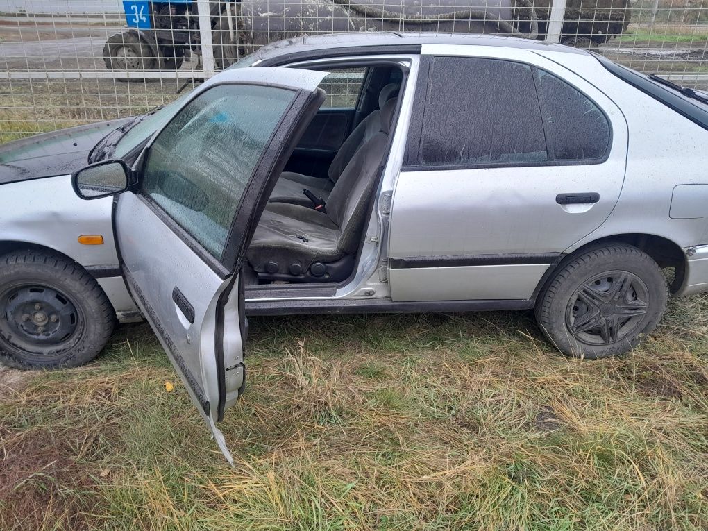 Продам машину Nissan Primera