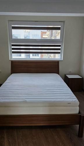 Дава се под наем Тристаен апартамент в София, Люлин 8 - 100 кв.м за 700 € - Снимка #5