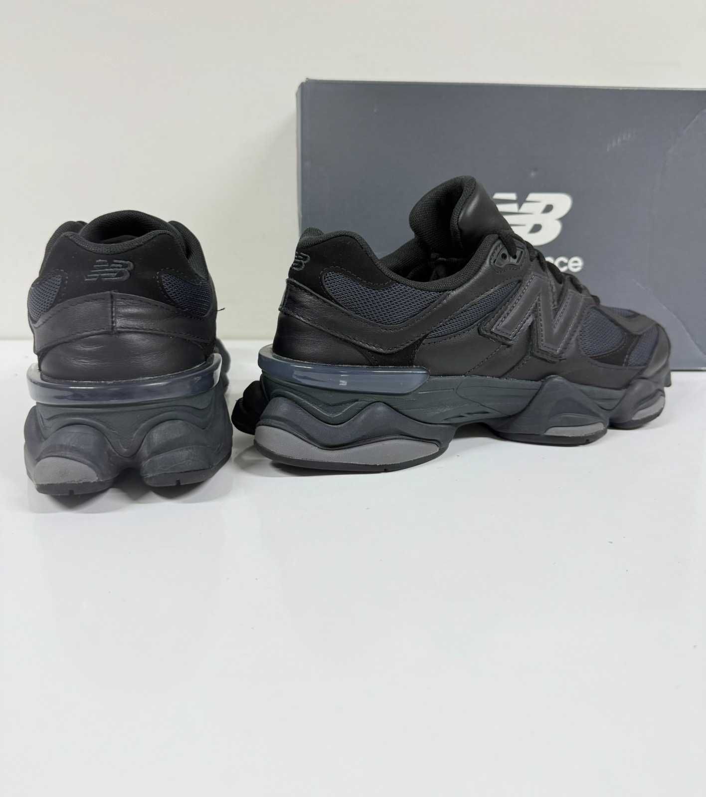 New Balance 9060 Triple Black