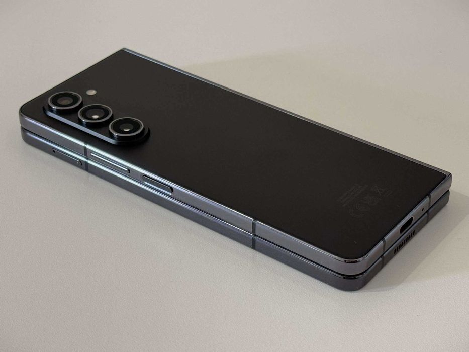 Бартер! Samsung Galaxy Z Fold 5 512GB Black (Черен) Дефект!