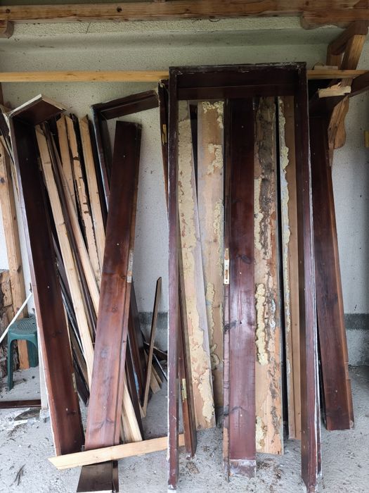 Врати от масивен чам