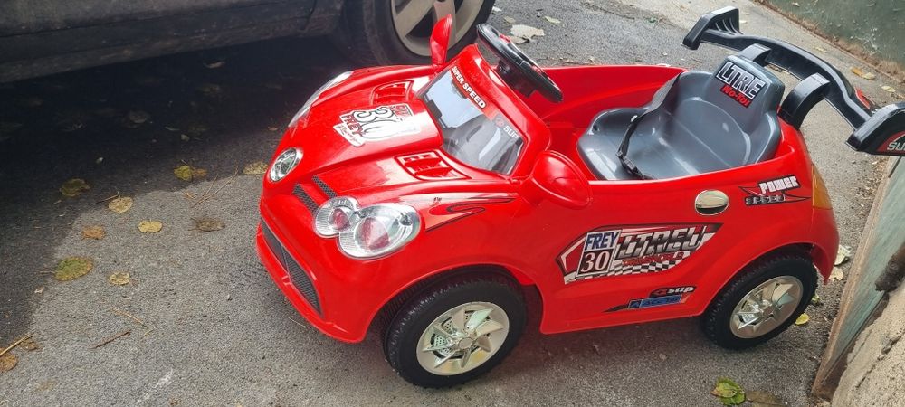 Електрическа кола