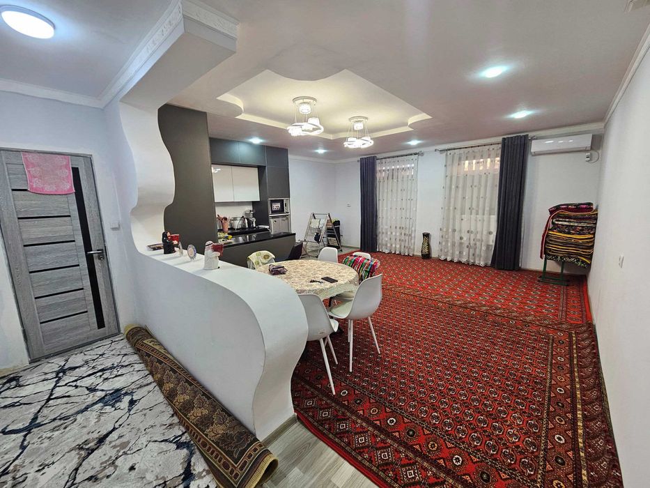 Buxoroda kvartira sotiladi 2 xonali qilingan 40m² 1-qavat