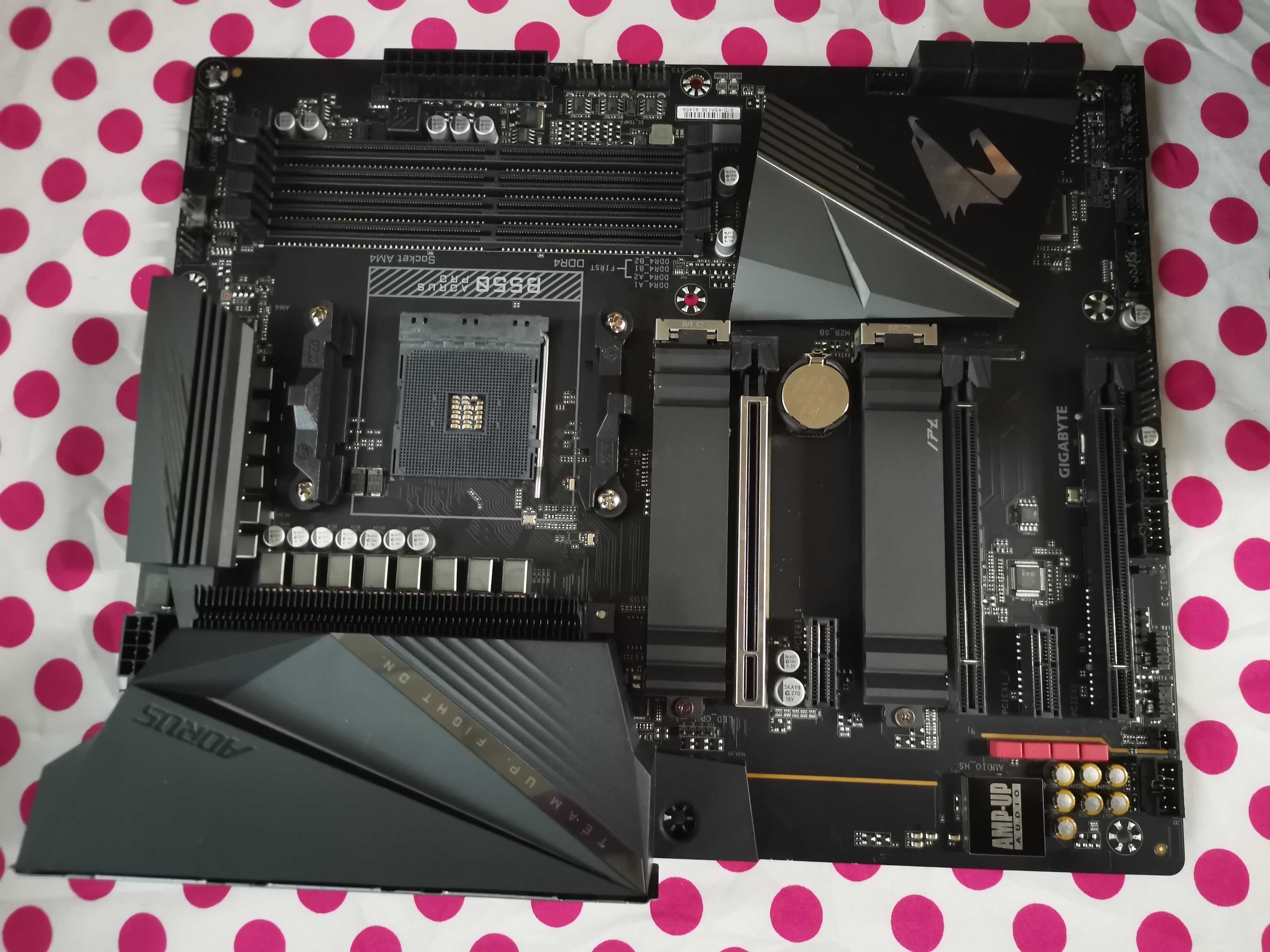 Placa de baza Gigabyte B550 Aorus PRO socket AM4.