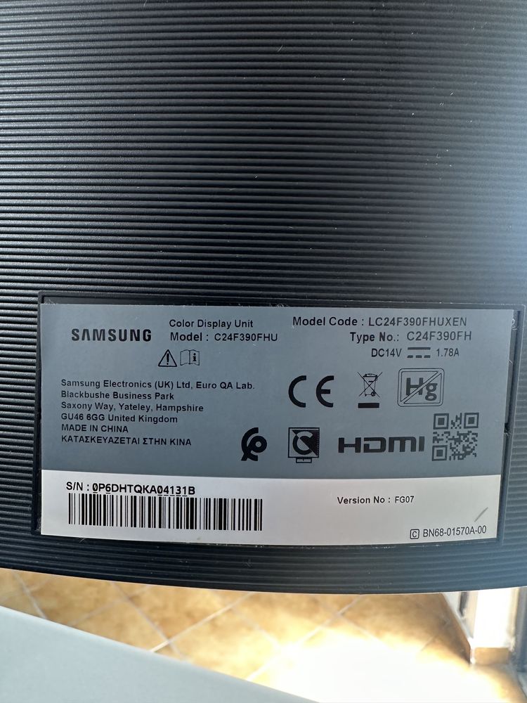 Monitor Curbat Samsung 24”
