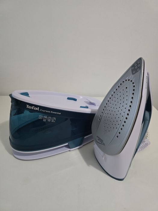 Парна ютия с станция Tefal Express Essential SV6115