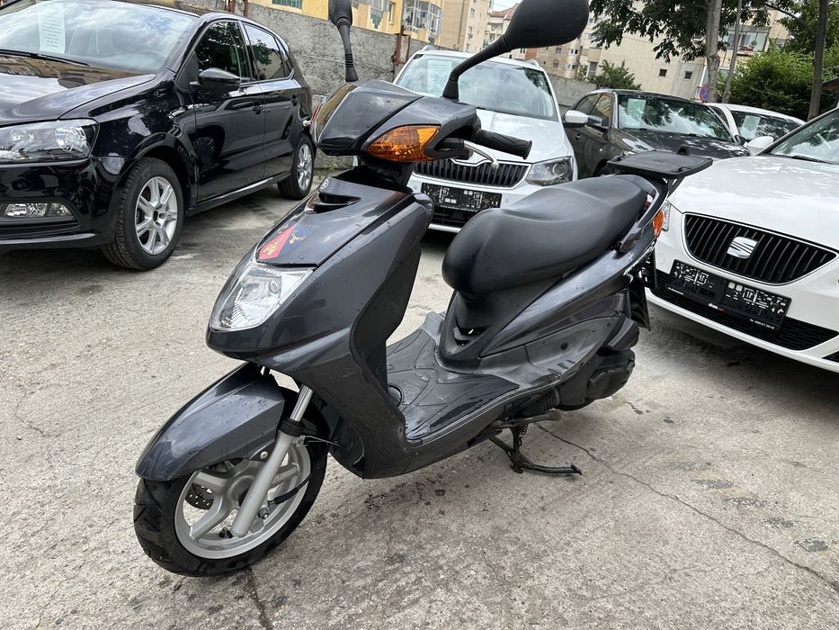 Scuter Yamaha, 125 cmc, an 2006, 4 timpi