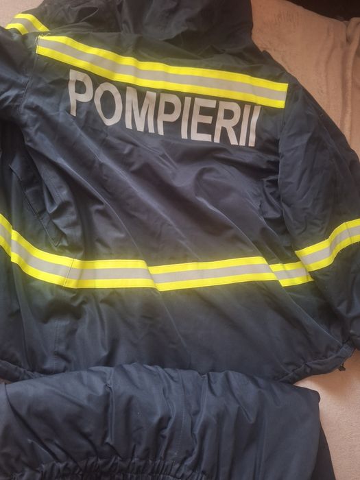 Vând combinezon smurd si costum izoterm