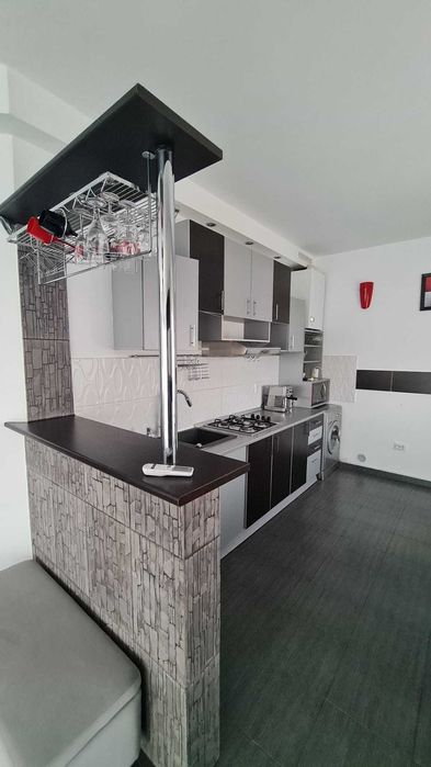 Inchiriez penthouse,2 camere,cart europa/zorilor