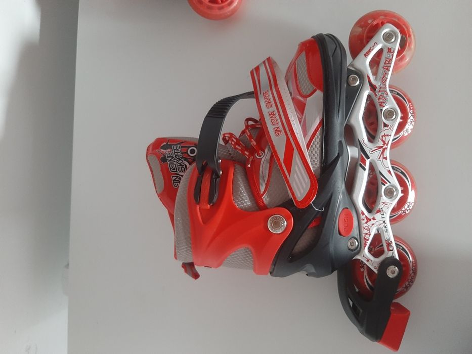 Роликовые коньки в отличном состоянии.