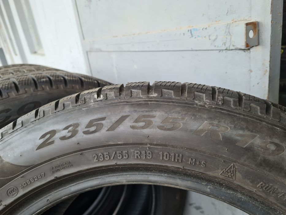 4 бр. зимни гуми 235/55/19 Pirelli MOE RSC DOT 0318 4,5-5,5 mm