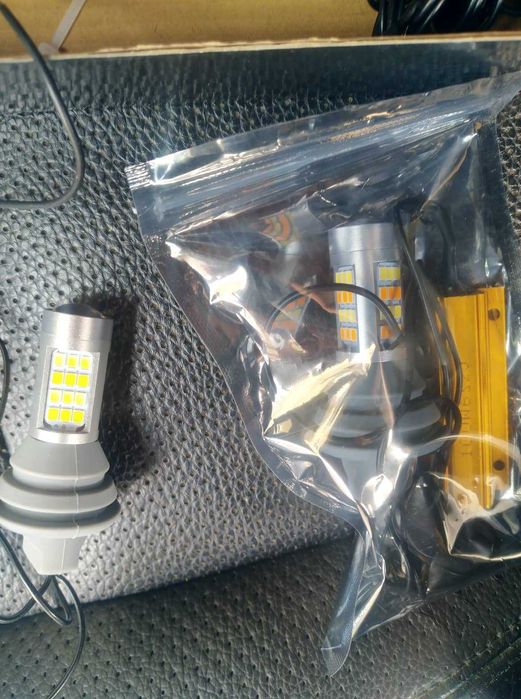 LED Диодни дневни светлини крушки с мигач и габ DRL+Turn Light  2x20W