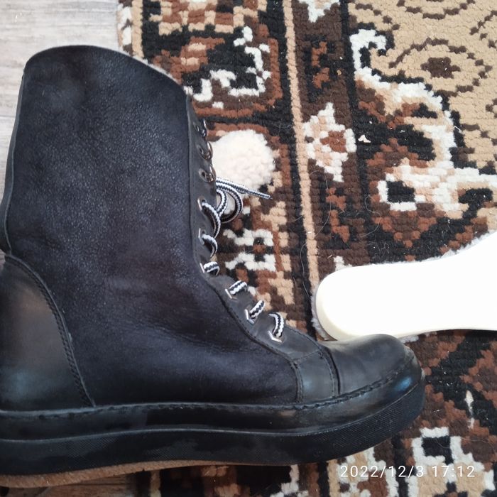 Продам женские берцы