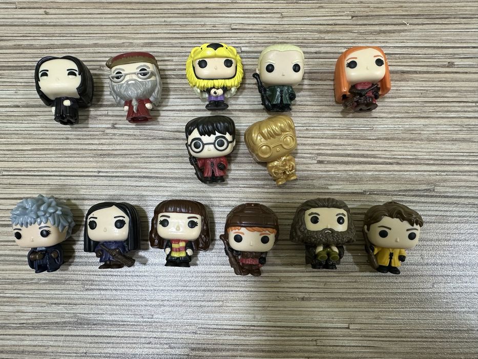 продам фигурки Kinder Joy гарри поттер квиддич