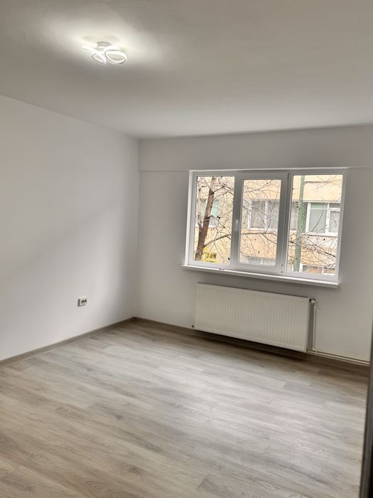 Vand apartament 2 camere