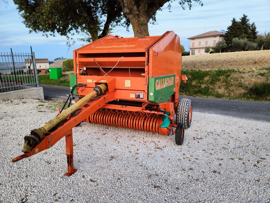 Presa balotiera gallignani C-25 L pe lant cu pikup 2m