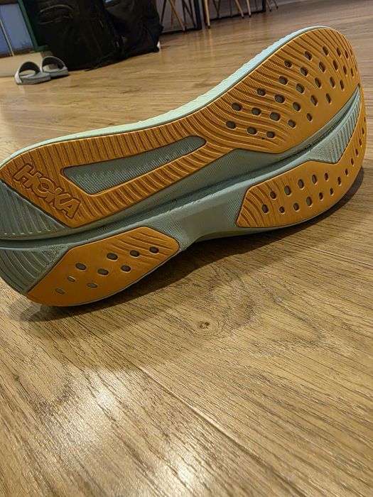 Hoka mach 6 marimea 44