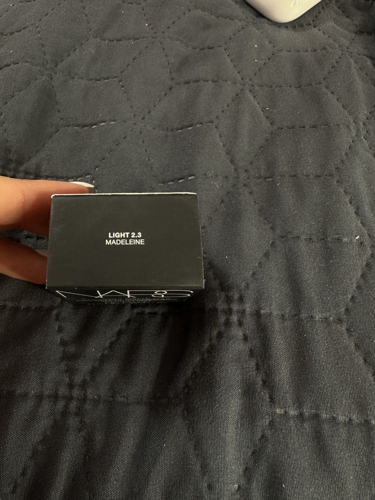 Коректор за лице Nars