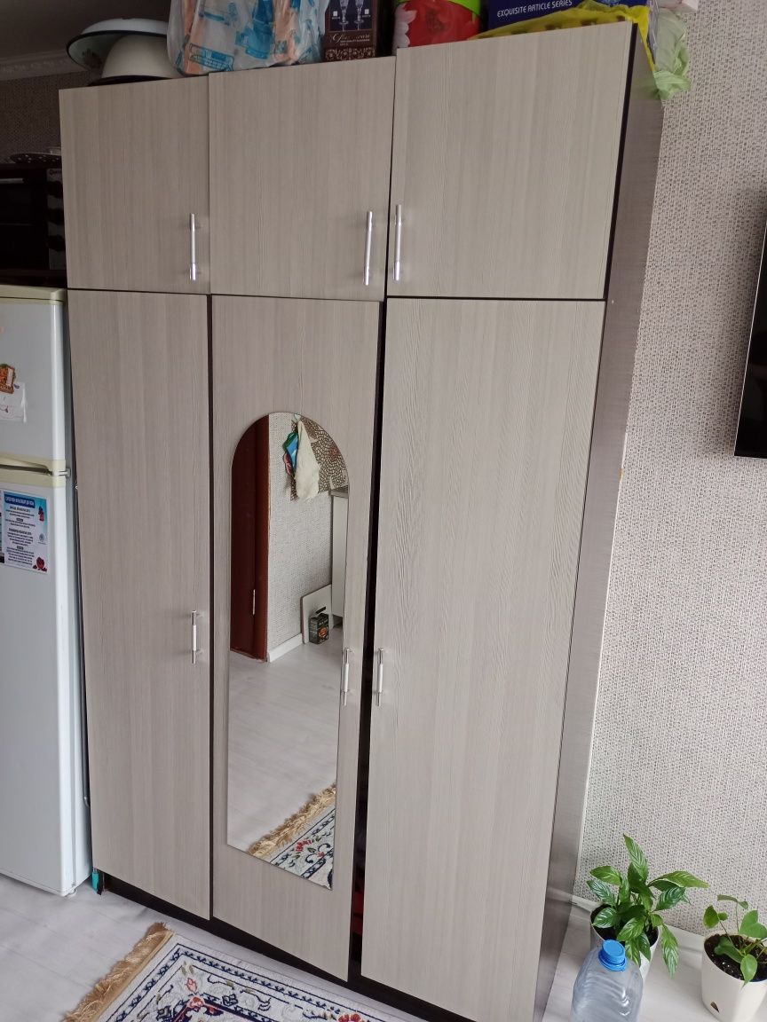 ,продам прихожуб и шифонер