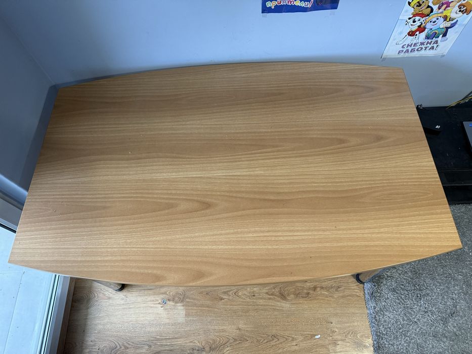 Бюро- масивно и много запазено