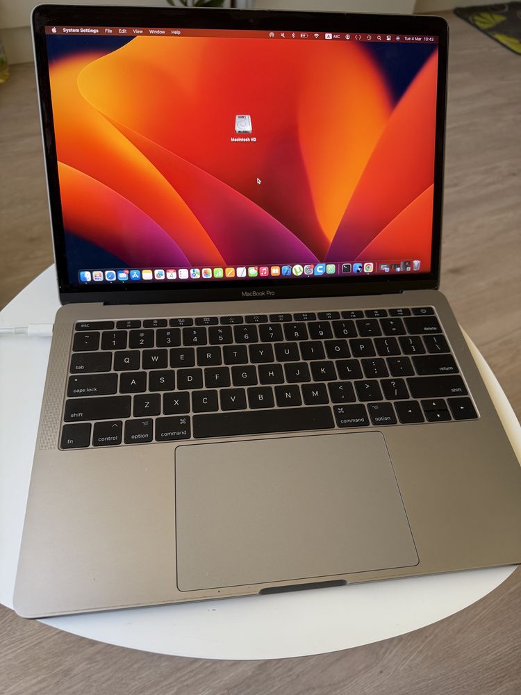 Mac Book Pro Gray