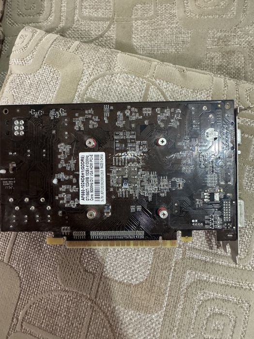 Видеокарта GTX 550TI