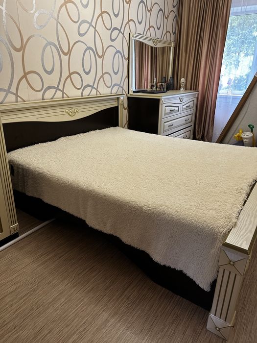 Продам Тахта + комод из мдв с хорошем состоянии